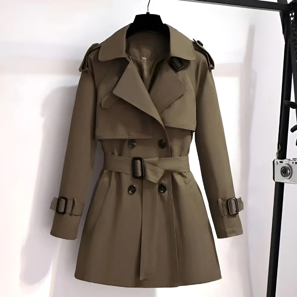 Mirella™ | Kort og chic trenchcoat til kvinner